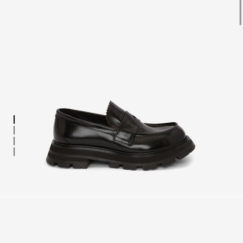 Alexander McQueen Women Wander Loafers Black